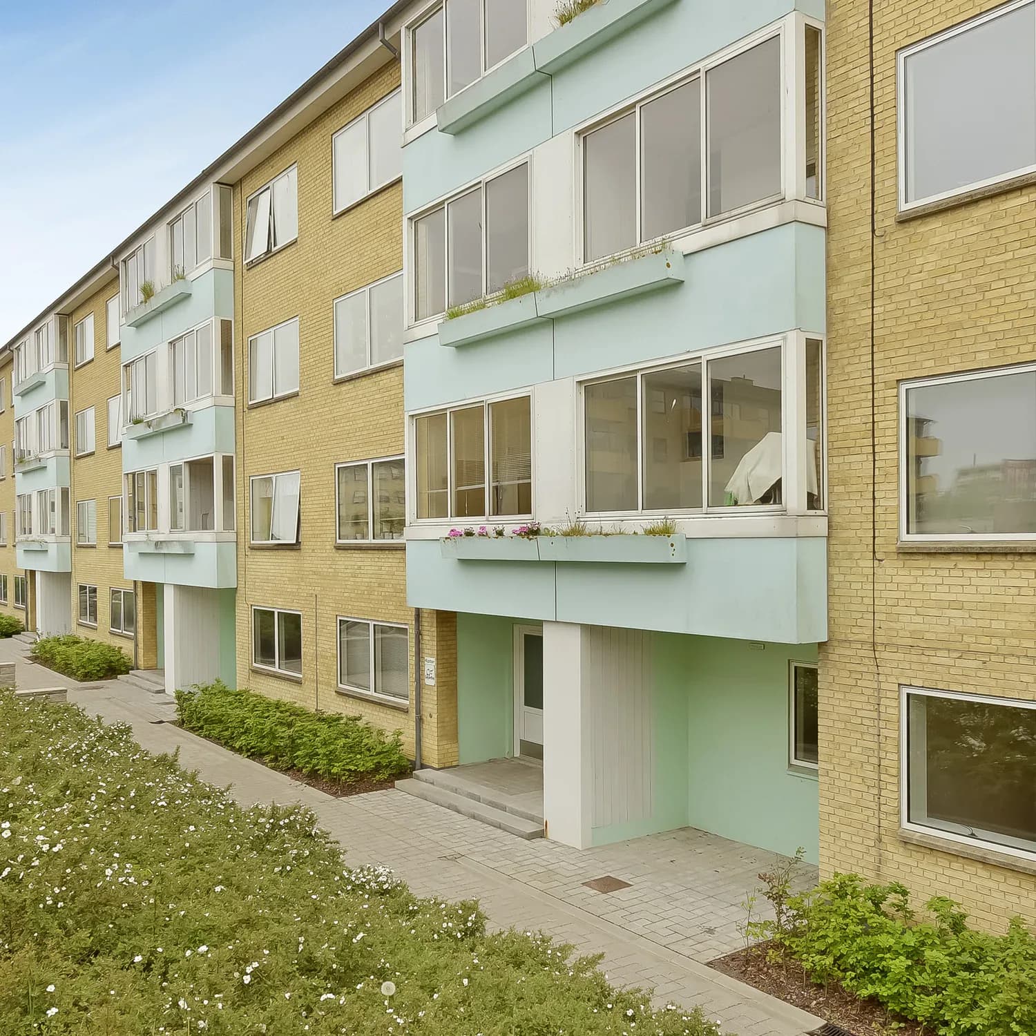 Fridtjof Nansens Vej 9, 1. th. · 4 vær. · 92.42 m²