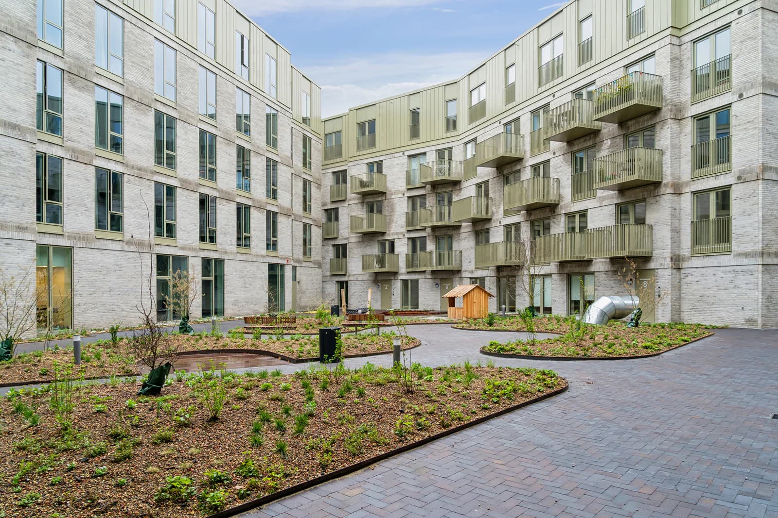 2 værelses Lejlighed på 84 m²